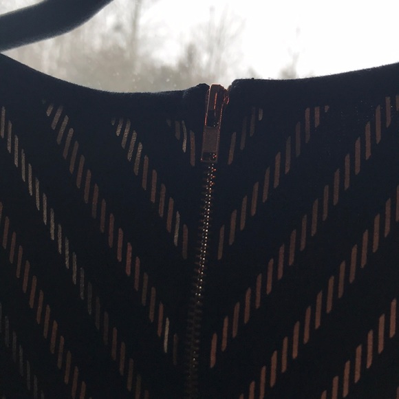 Monk pink dress - Picture 4 of 5